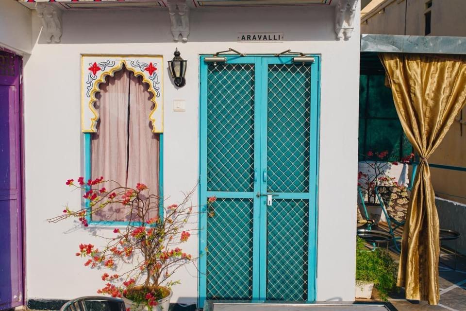 Gypsy Child Lake Hostel Udaipur Exterior photo