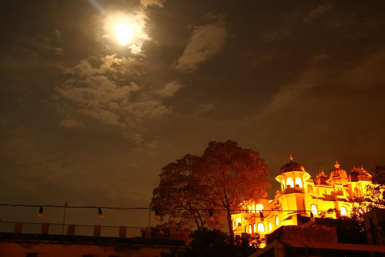 Gypsy Child Lake Hostel Udaipur Exterior photo