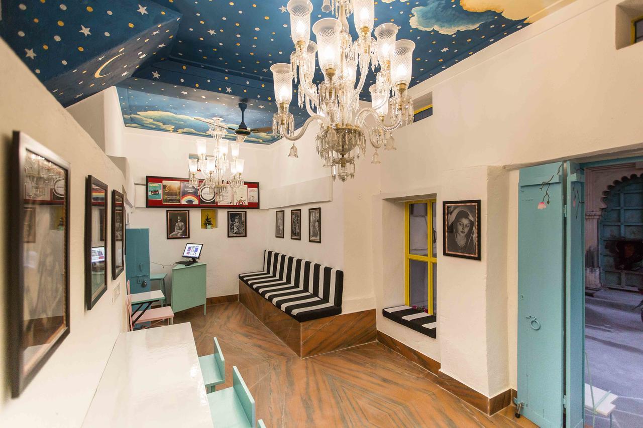 Gypsy Child Lake Hostel Udaipur Exterior photo