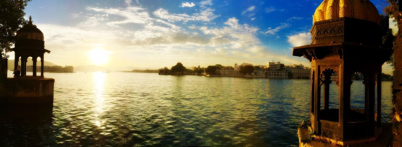 Gypsy Child Lake Hostel Udaipur Exterior photo