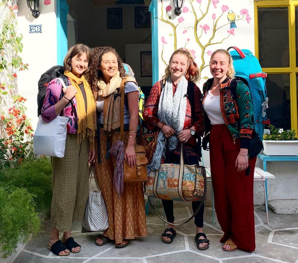 Gypsy Child Lake Hostel Udaipur Exterior photo