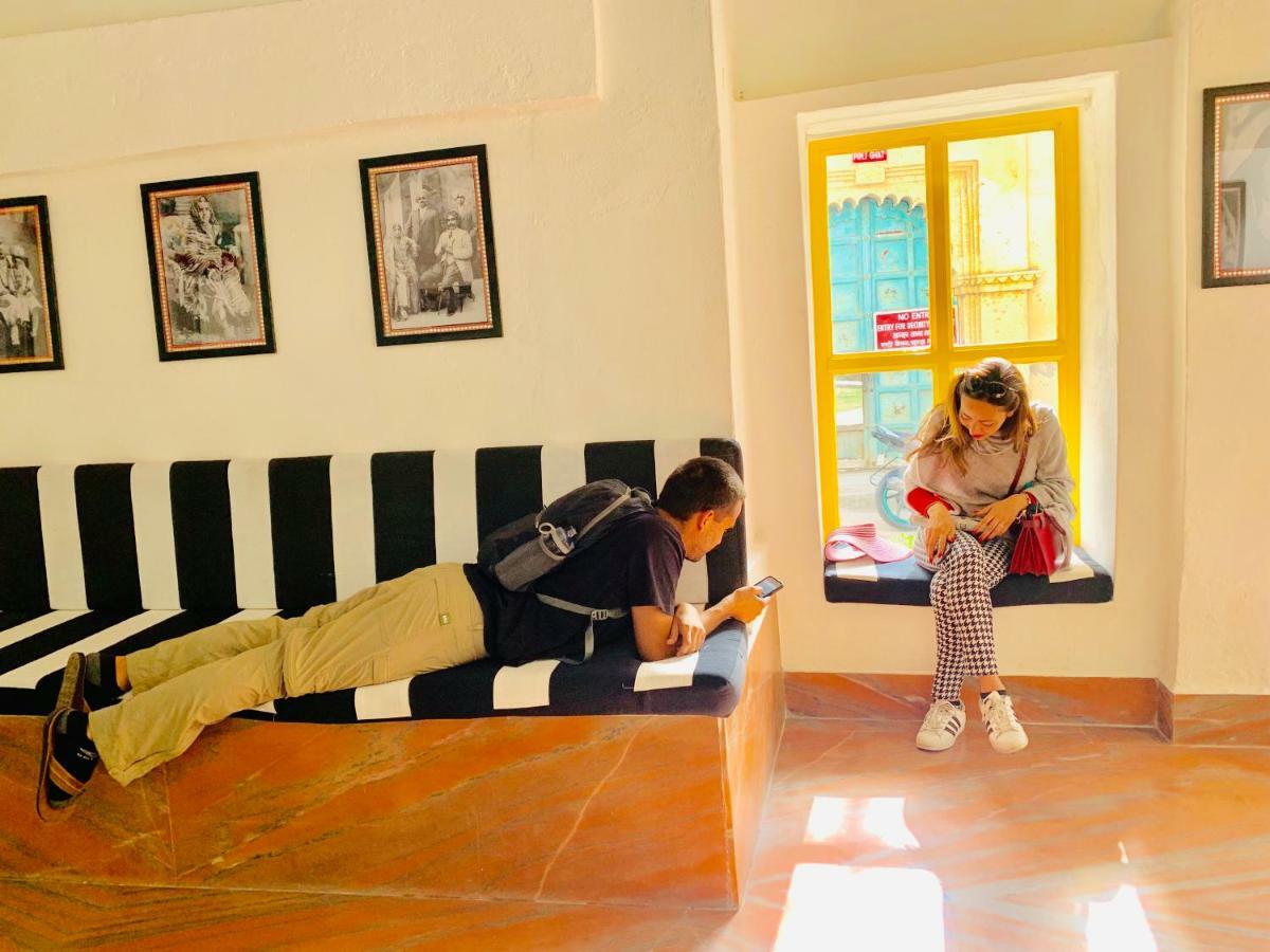 Gypsy Child Lake Hostel Udaipur Exterior photo