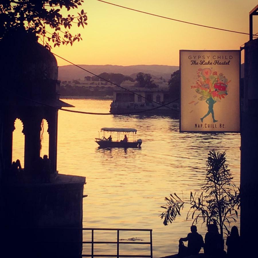 Gypsy Child Lake Hostel Udaipur Exterior photo